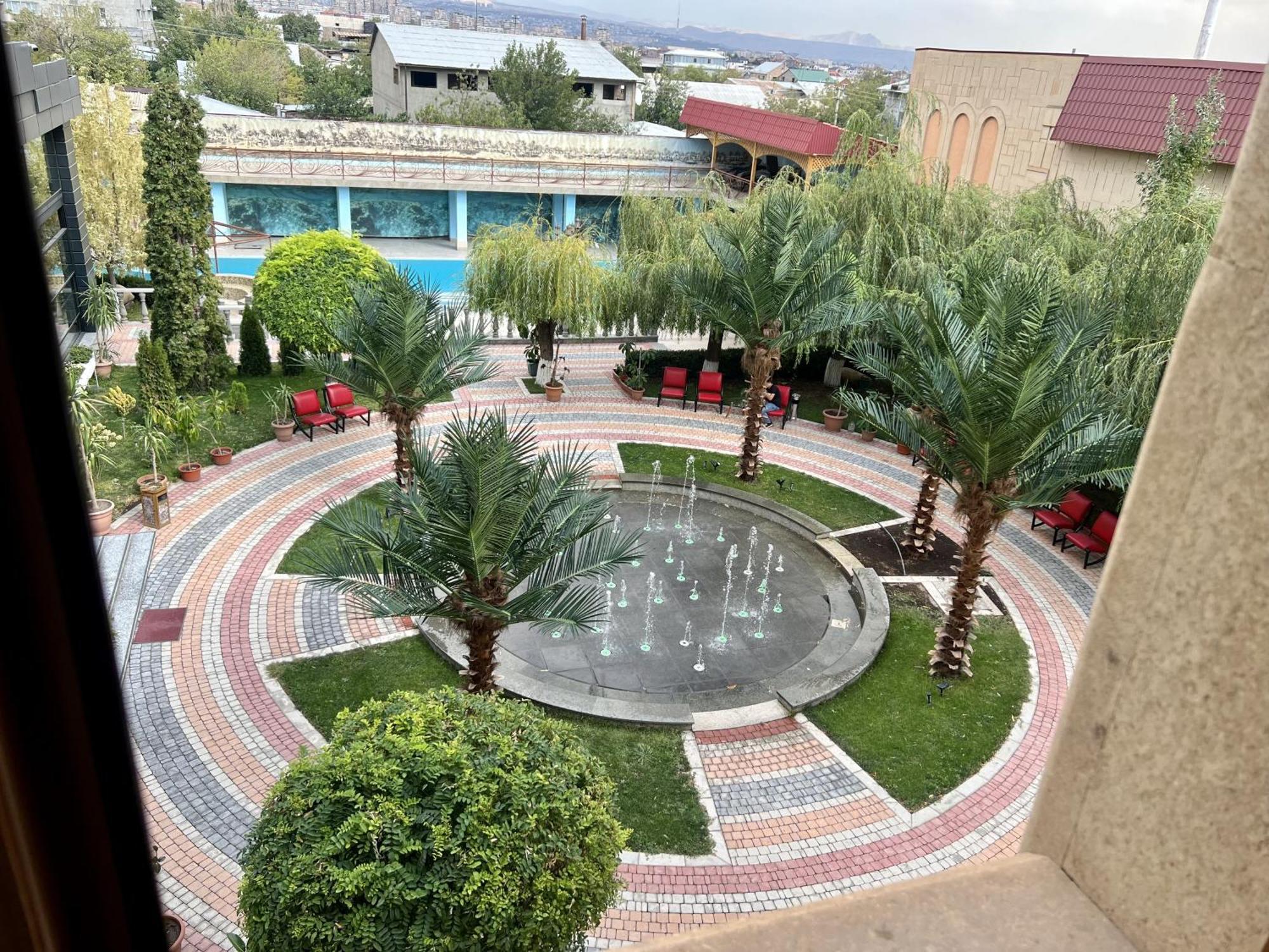 Armenian Royal Palace Erevan Exterior foto