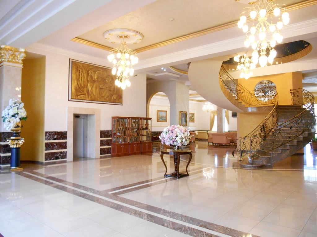 Armenian Royal Palace Erevan Exterior foto
